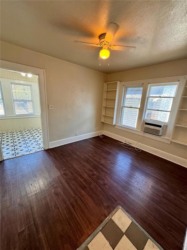 620 14th St N unit 1/2, St. Petersburg, FL 33705 - photo 4