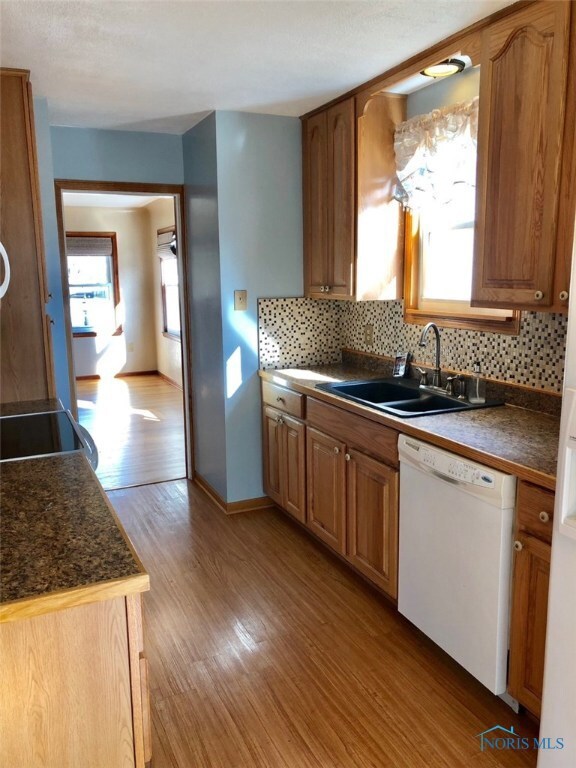 1141 Cribb St, Toledo, OH 43612 - photo 3