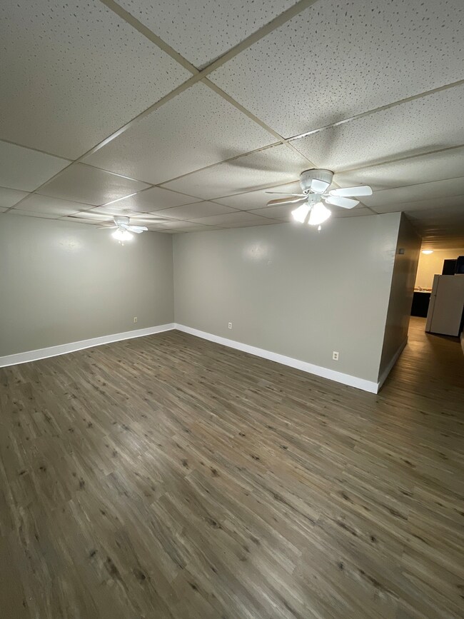 102 W Main St, Thorntown, IN 46071 - photo 2