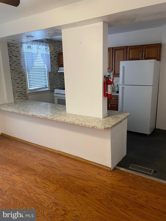 2880 Cushing Rd, Camden, NJ 08104 - photo 7