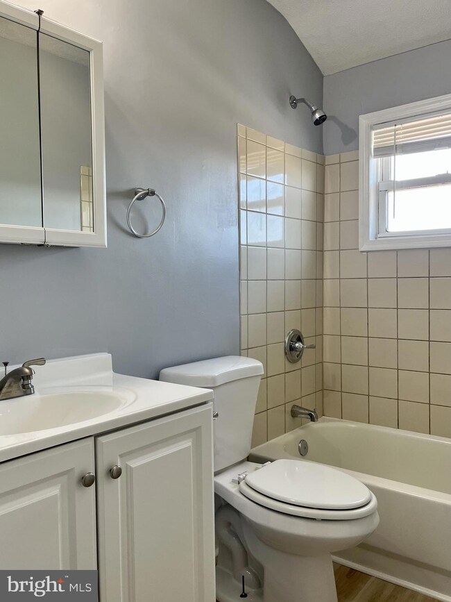 9708 Conmar Rd, Middle River, MD 21220 - photo 4