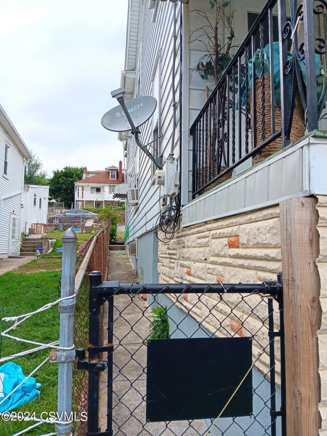 1017 E Dewart St, Shamokin, PA 17872 - photo 3