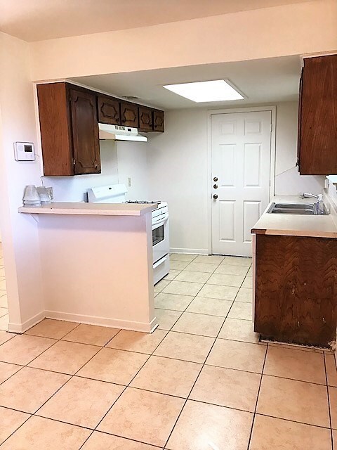 1018 Progreso Dr, Houston, TX 77038 - photo 2