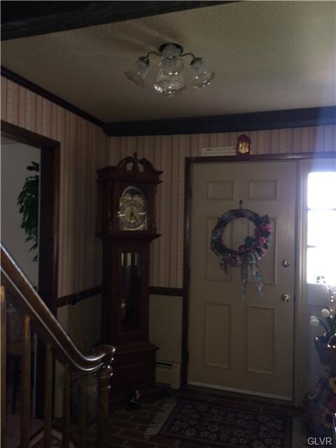 4360 Rose Dr, Emmaus, PA 18049 - photo 3