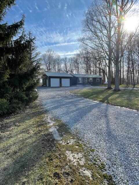 18910 Weimert School Rd, Wapakoneta, OH 45895 - photo 3