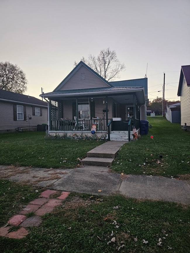 253 S Illinois Ave, Wellston, OH 45692 - photo 2