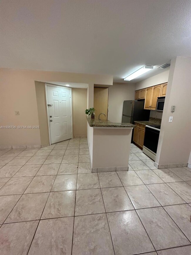 2846 S University Dr unit 4204, Davie, FL 33328 - photo 3