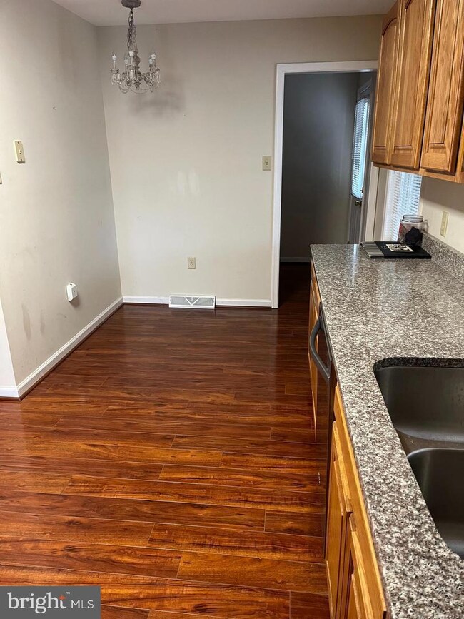 10 Grove Creek Cir, Smithsburg, MD 21783 - photo 3