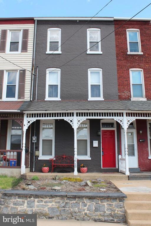 228 Maple St, Columbia, PA 17512 - photo 2