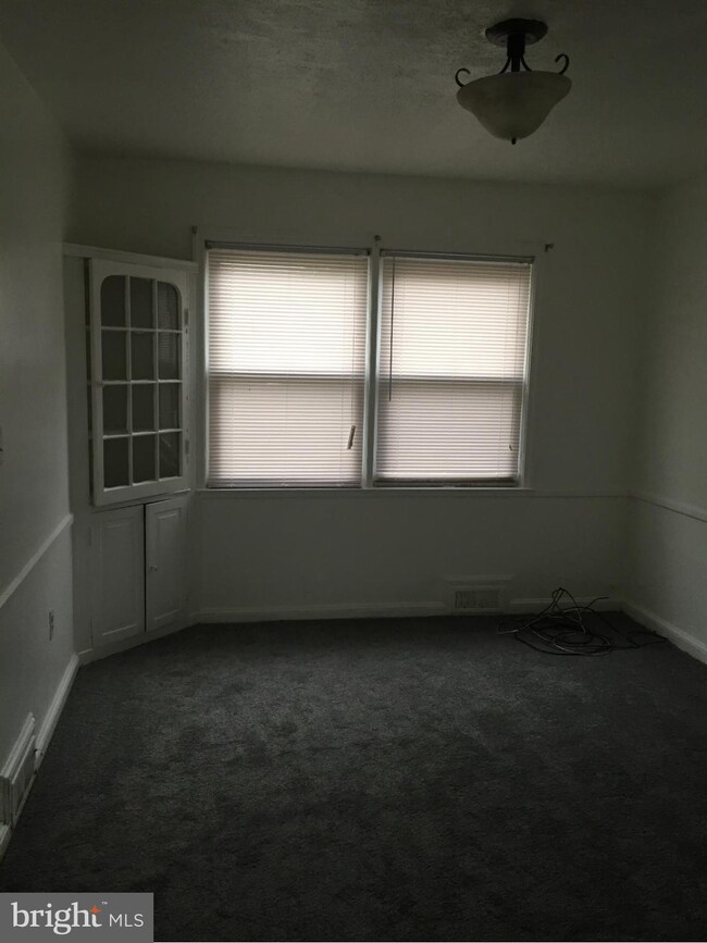 1310 Silverthorne Rd, Baltimore, MD 21239 - photo 3