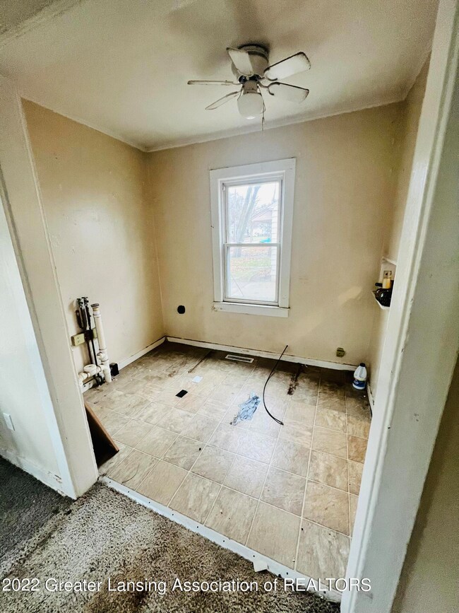 1120 Victor Ave, Lansing, MI 48910 - photo 4