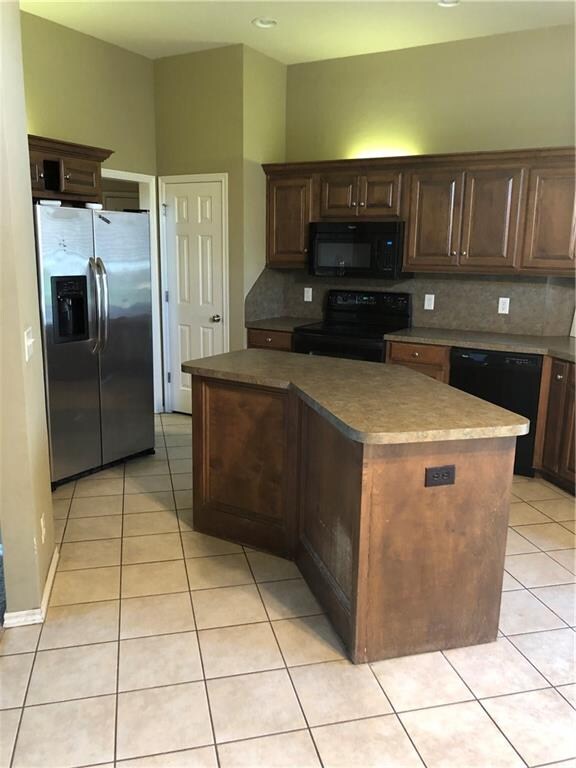 902 Castle Rd, Edmond, OK 73034 - photo 5