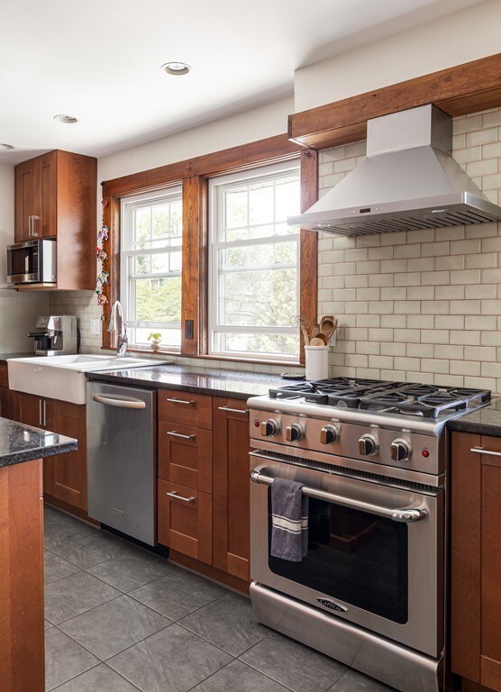 11 Pond Ln, Arlington, MA 02474 - photo 4