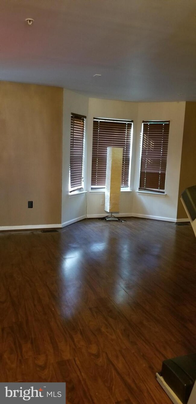 9810 Pheasant Run Ct, Laurel, MD 20708 - photo 5