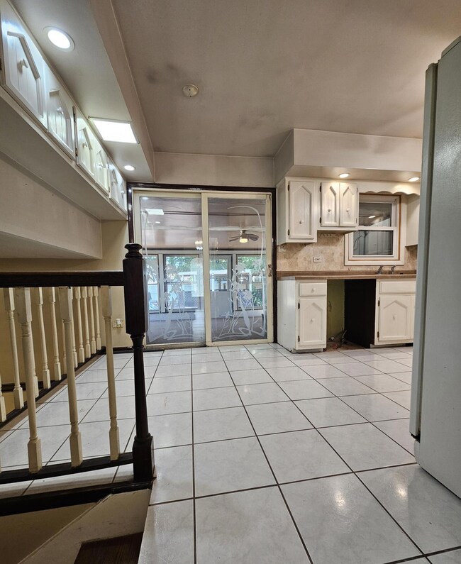 9123 Crestwood Ct, Munster, IN 46321 - photo 7