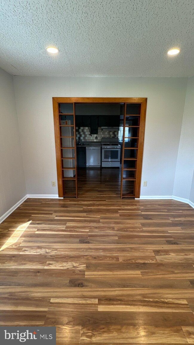 8474 Leishear Rd unit B, Laurel, MD 20723 - photo 4