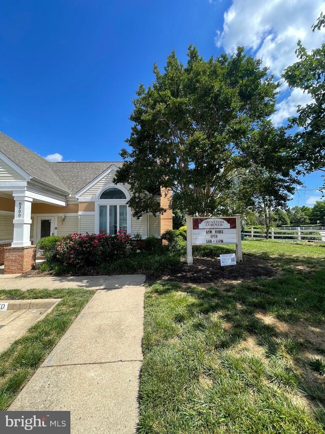 8301 Bluebird Way unit 8301L, Lorton, VA 22079 - photo 5