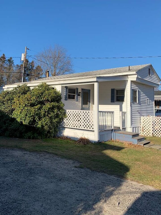 17 Elgin Blvd, Londonderry, NH 03053 - photo 2
