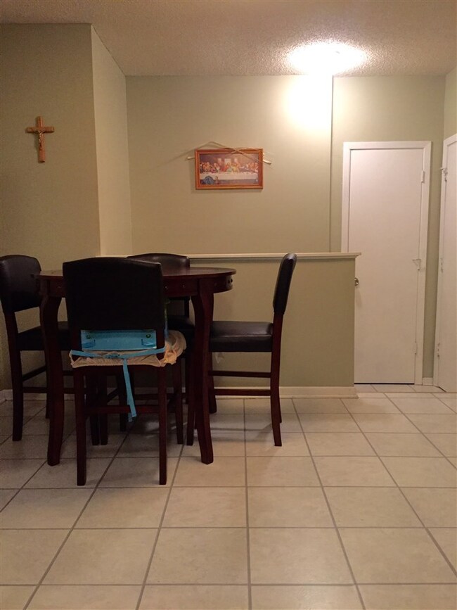 Eating area in kitchen