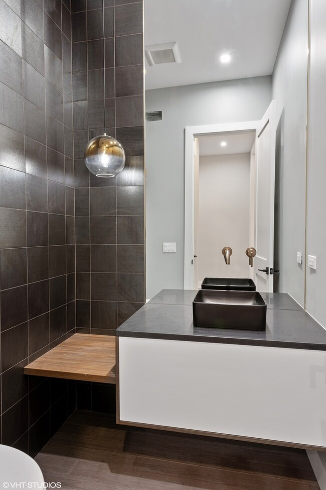 1/2 Bath