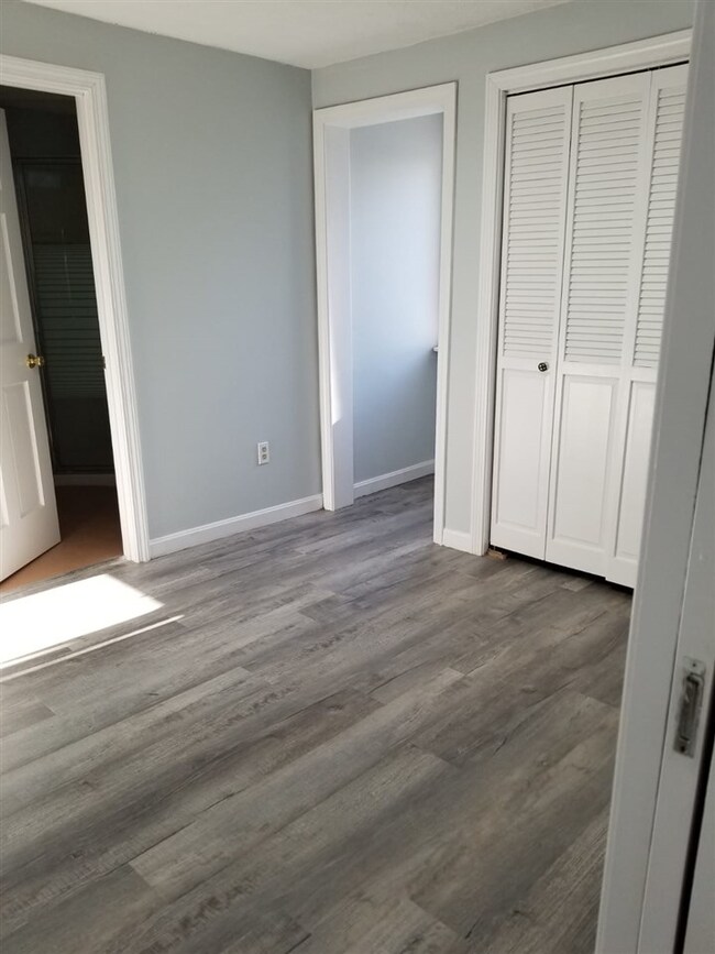 136 Broadway unit D, Dover, NH 03820 - photo 5