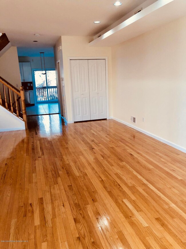 1301 Arden Ave, Staten Island, NY 10312 - photo 6