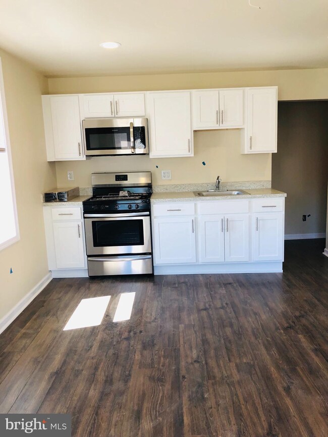 212 W Ridley Ave unit 2ND FLOOR - 2BR, Norwood, PA 19074 - photo 2