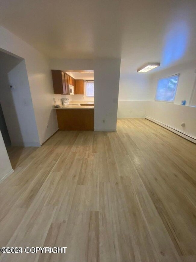 3806 Iowa Dr unit 2, Anchorage, AK 99517 - photo 3