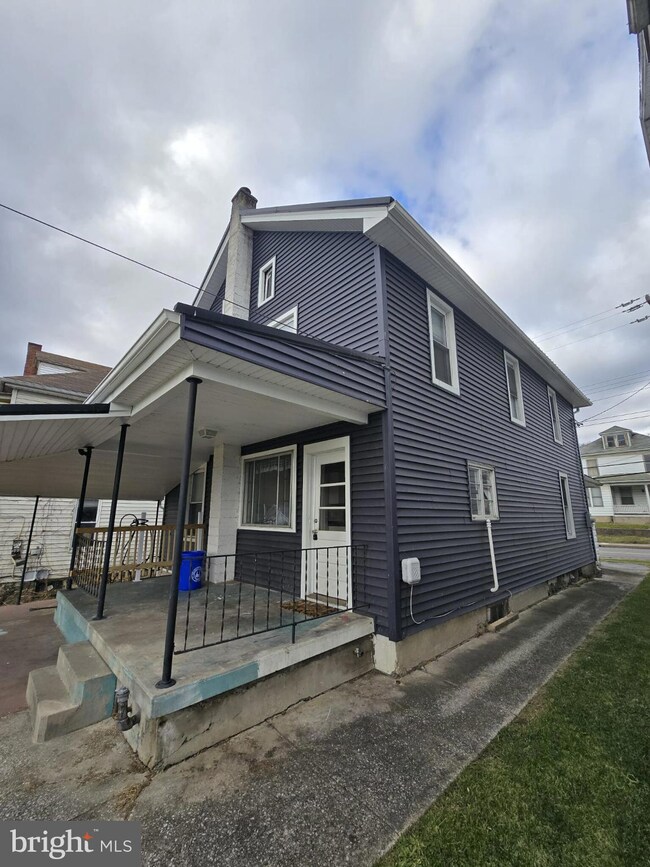 486 W 4th St, Lewistown, PA 17044 - photo 7