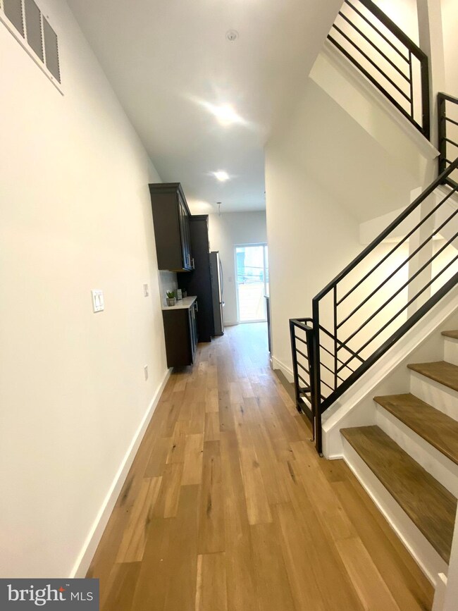 2343 Gerritt St, Philadelphia, PA 19146 - photo 6