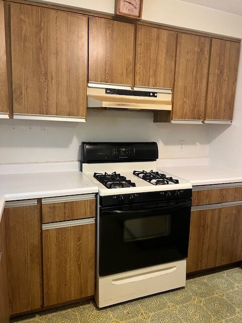 Kitchen is 9x9 and open to the Dining Area