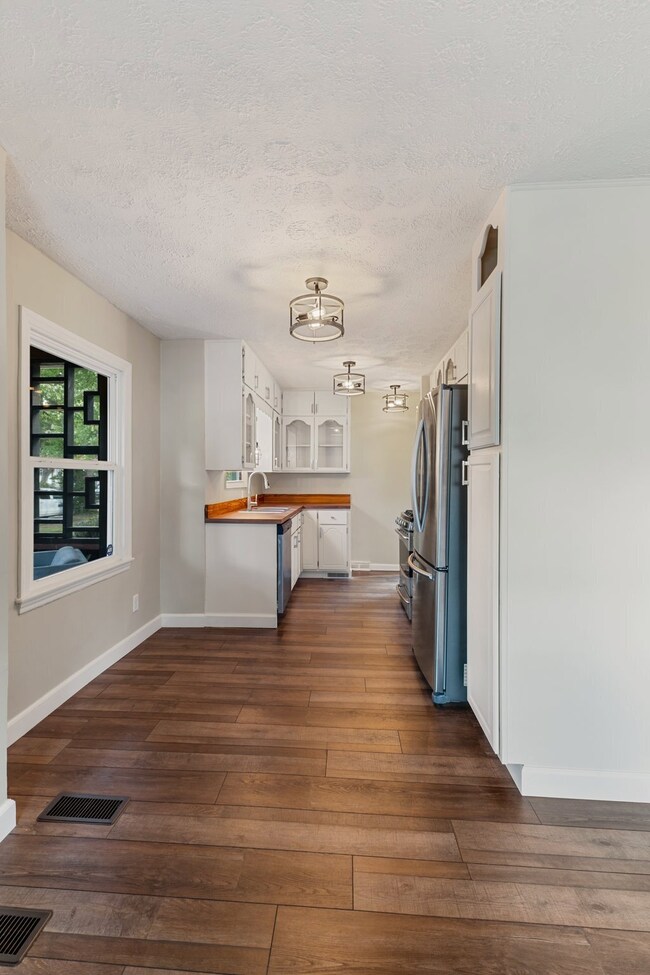 1944 N Colorado Ave, Indianapolis, IN 46218 - photo 5