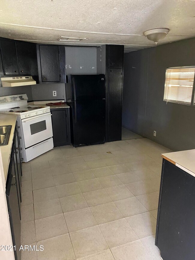 1110 W Estes Way, Phoenix, AZ 85041 - photo 6