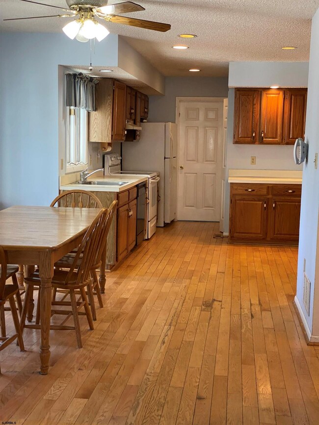 10 Juliana Dr, Absecon, NJ 08201 - photo 5