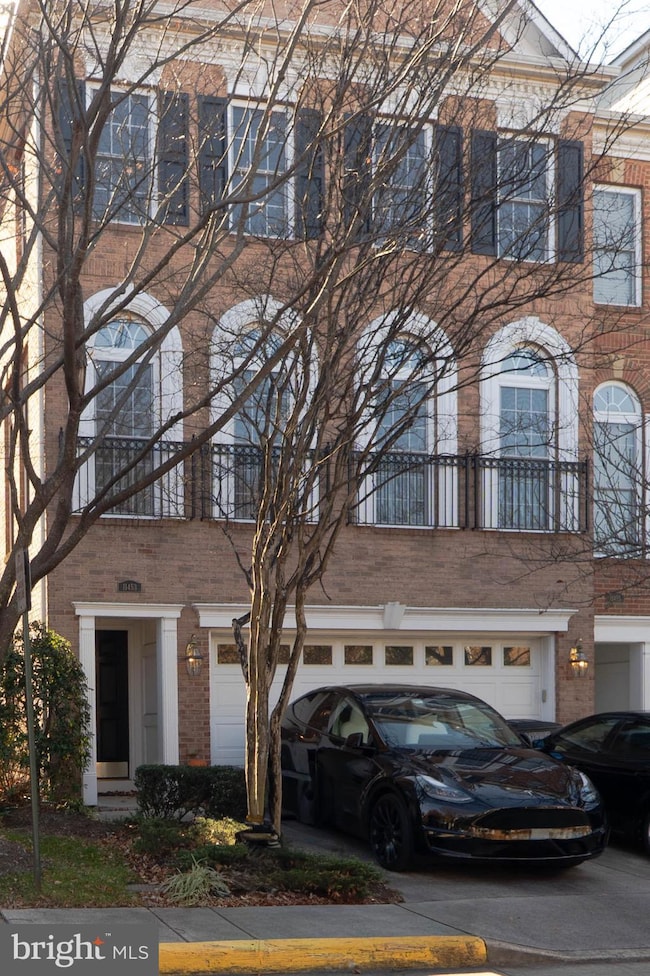 11453 Galliec St unit 40, Fairfax, VA 22030 - photo 2