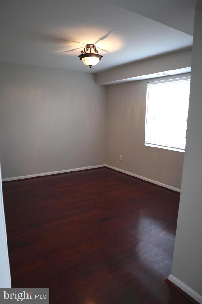 104 Castletown Rd unit 302, Lutherville Timonium, MD 21093 - photo 4