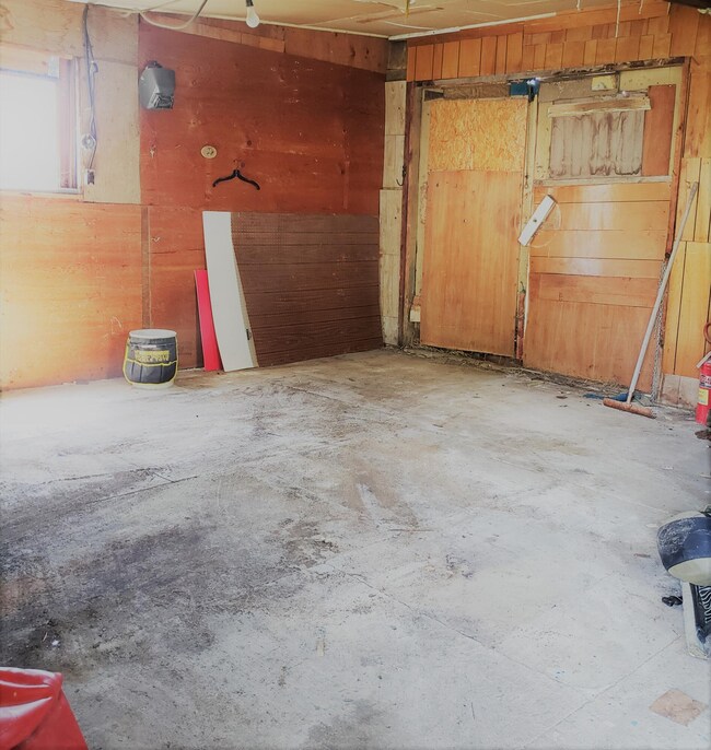 7. 120 Garage