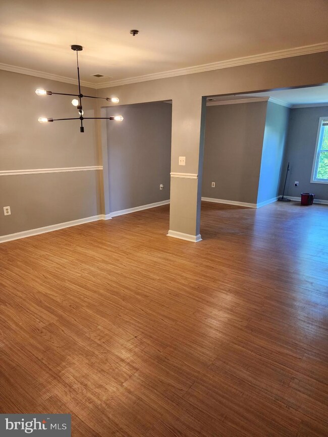 5834 N Holly Springs Dr, Capitol Heights, MD 20743 - photo 6