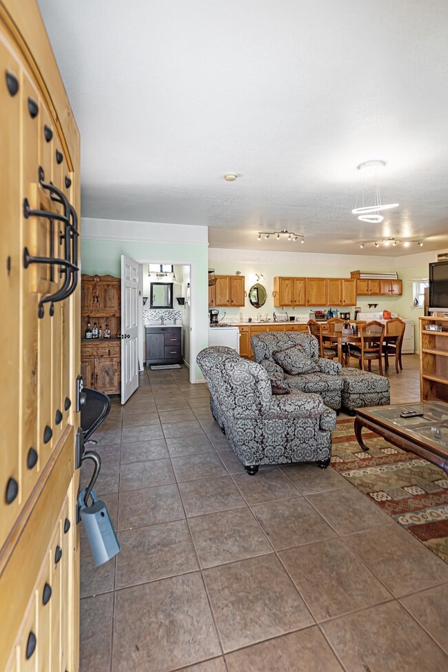 2163 Sandalwood Ct, Alamogordo, NM 88310 - photo 3