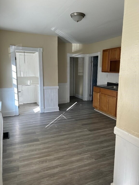 42 Benton St unit 1, Springfield, MA 01109 - photo 3