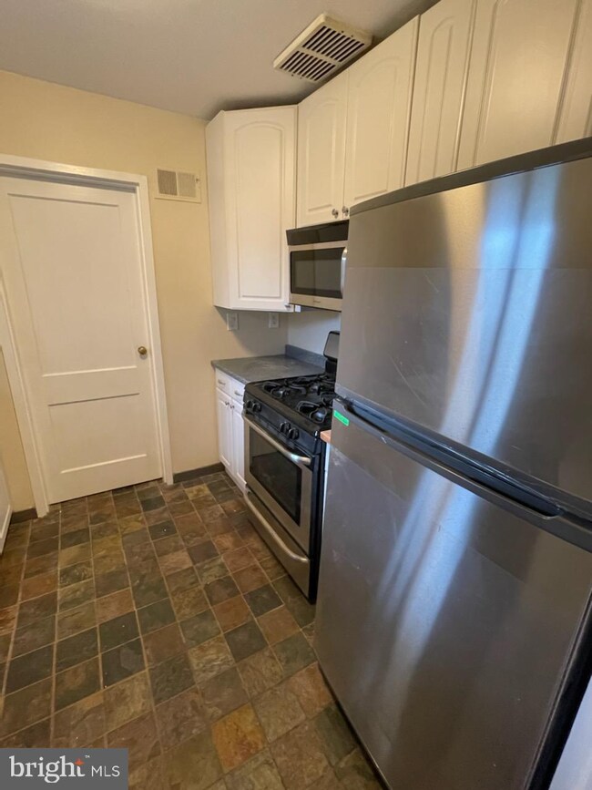 2418 Eccleston St, Silver Spring, MD 20902 - photo 6