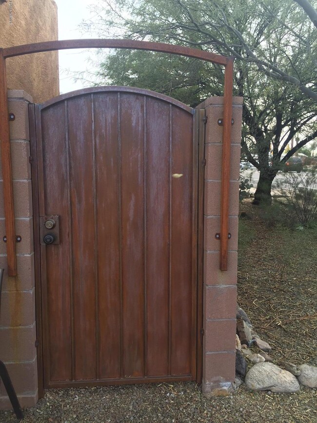 620 N Columbus Blvd, Tucson, AZ 85711 - photo 4