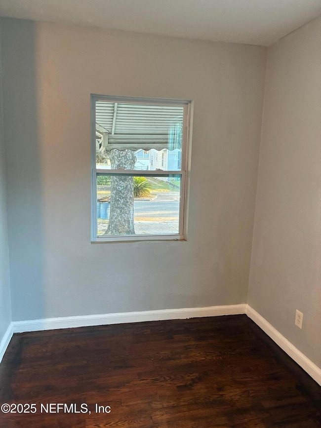 557 Chestnut Dr, Jacksonville, FL 32208 - photo 7