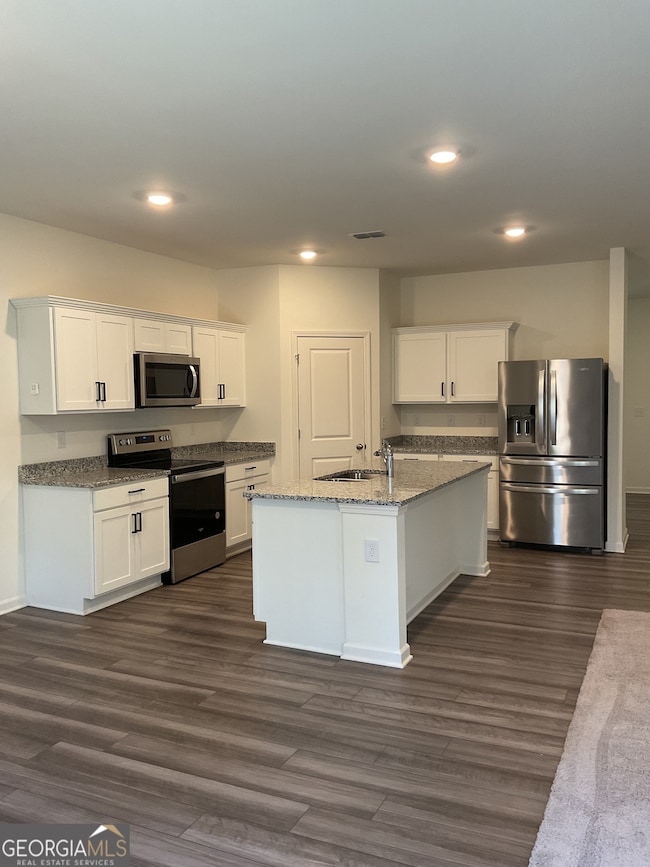 305 Pond Ct, Hoschton, GA 30548 - photo 3