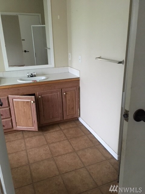 8417 Pepperidge Ln SE, Yelm, WA 98597 - photo 4