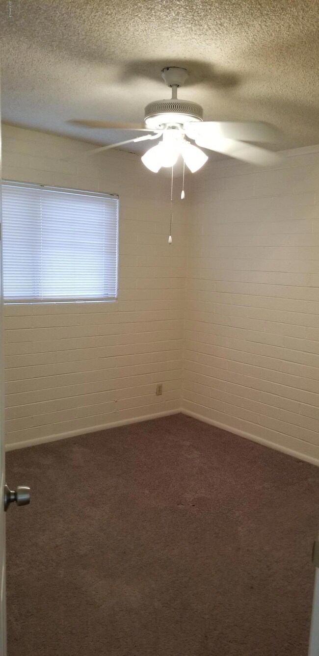 1141 N April Cir unit C, Mesa, AZ 85203 - photo 4