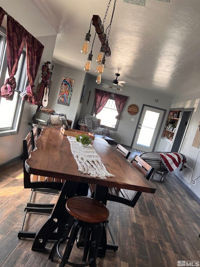 404 Monroe St, Winnemucca, NV 89445 - photo 6