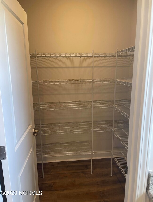 170D13B4-47BF-47B3-B933-9EEE02539453