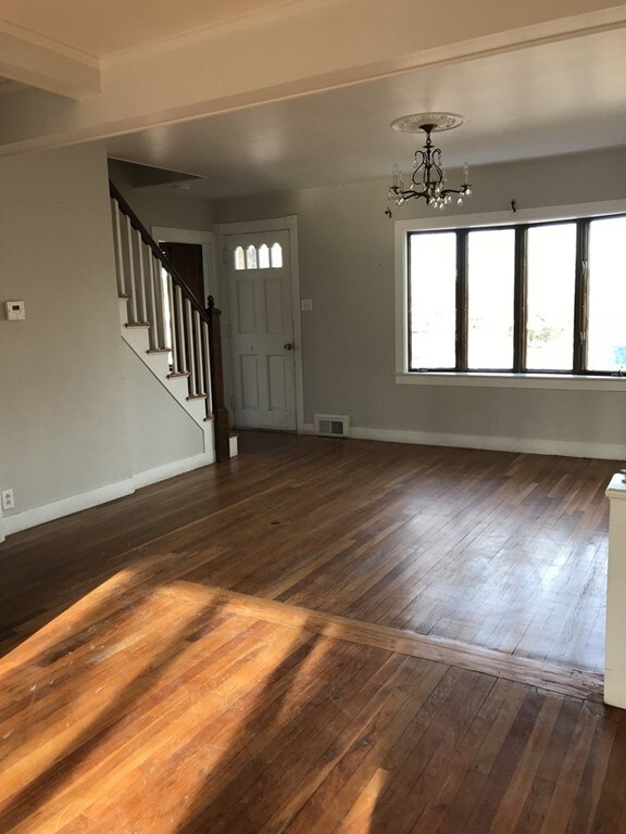 27 Mount Auburn St, Lawrence, MA 01843 - photo 5