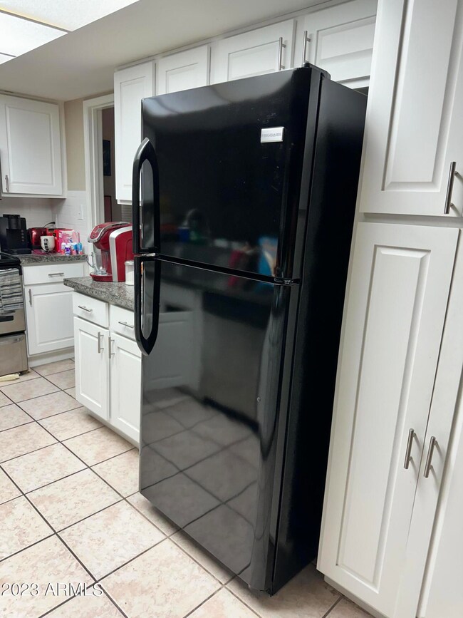 Kitchen Frig